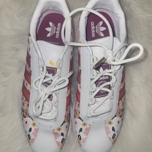 Addidas(her) women's shoes floral size US 8